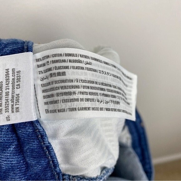 Hollister Distressed High Rise Mom Jeans Raw Hem Size 27 - Picture 9 of 9